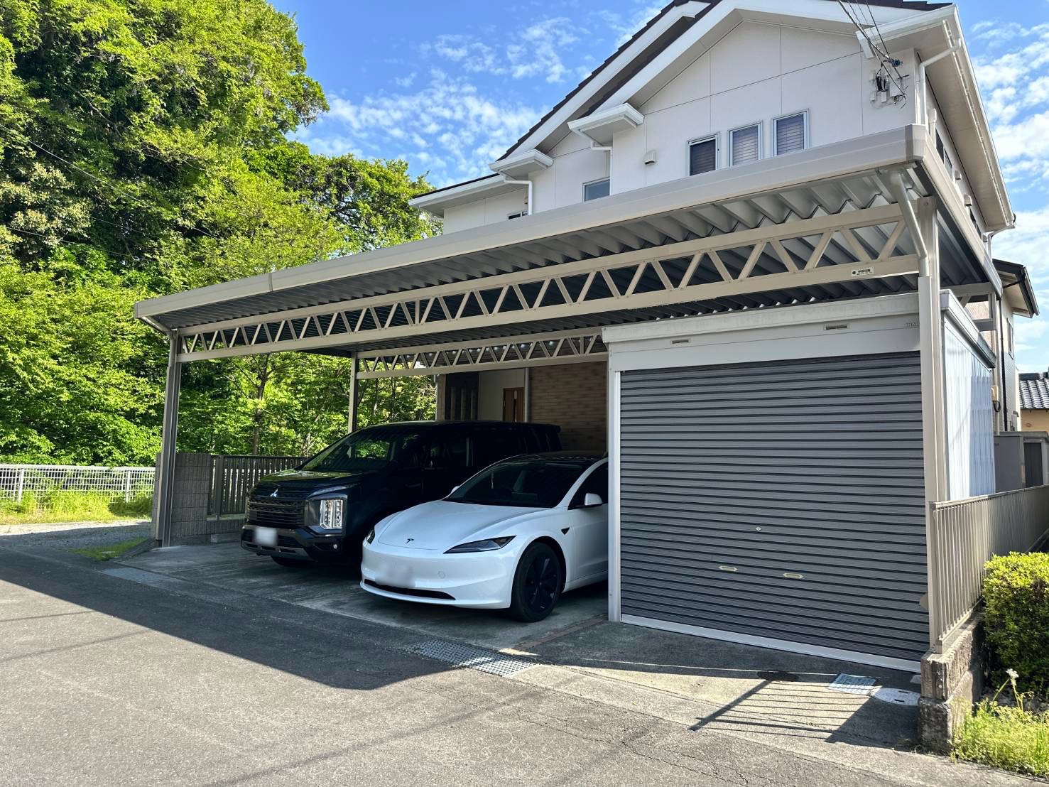 既存ガレージがあっても設置可能！完全オーダーメイドの2台用カーポート