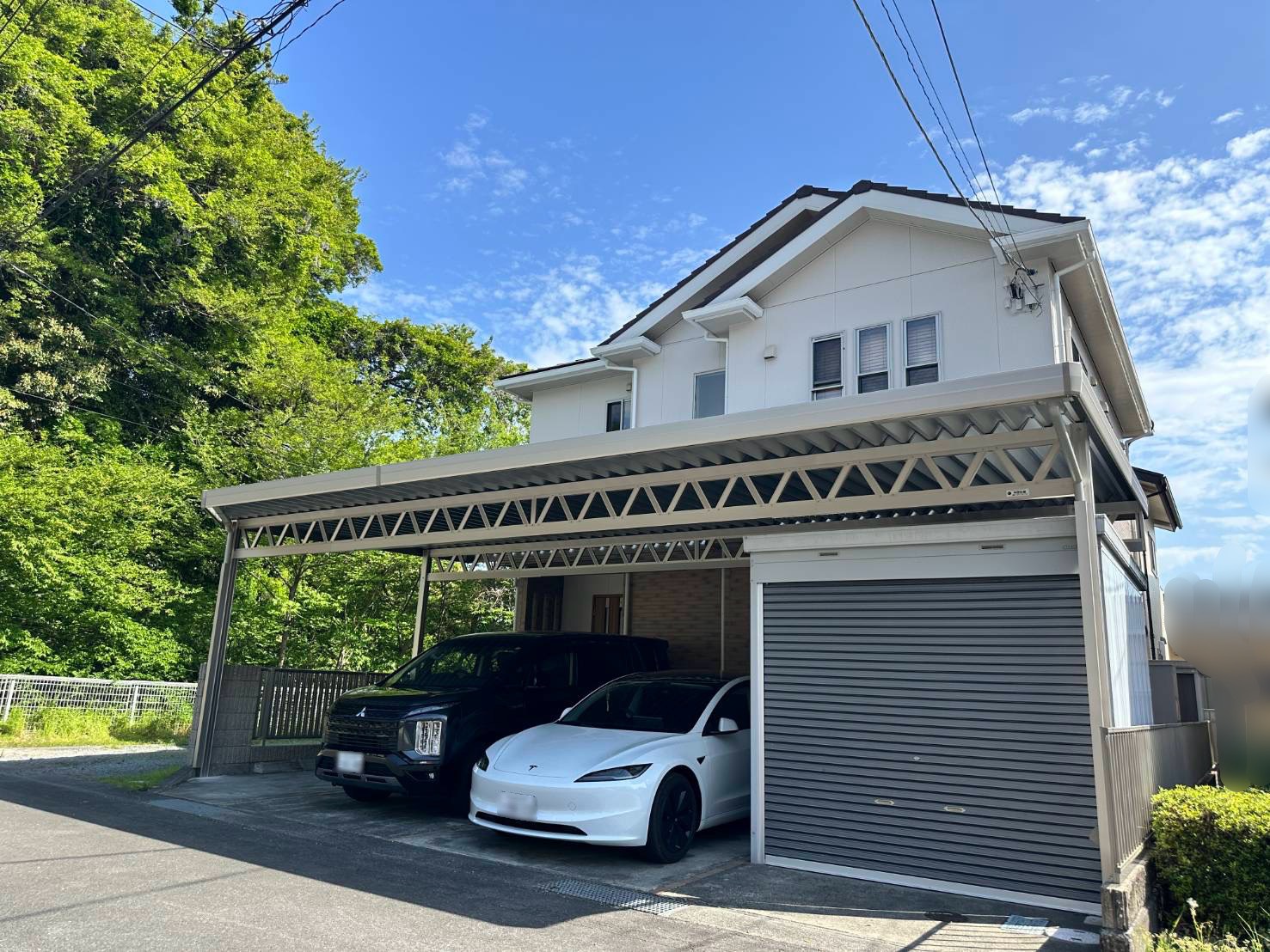 既存ガレージがあっても設置可能！完全オーダーメイドの2台用カーポート