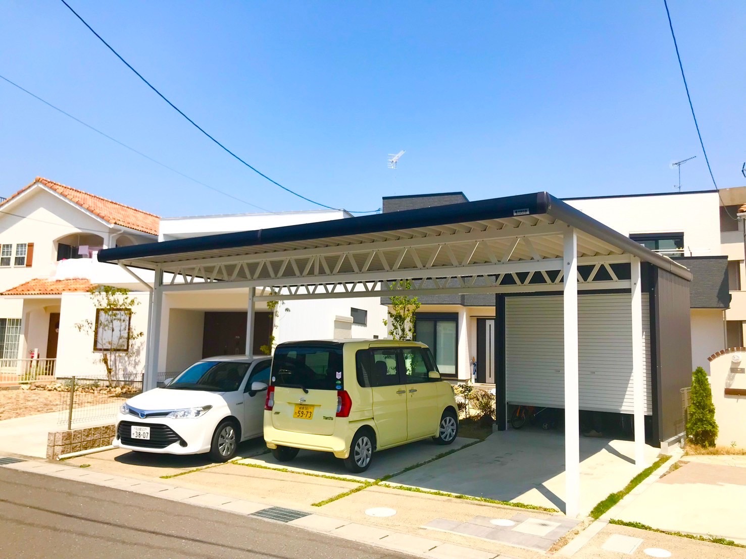 バイクや自転車をすっきり収納！快適で便利なガレージスペースのご提案