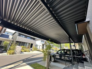 C&J GARAGE ブラックエディション｜全て黒の重厚デザイン・中間柱なしワイドスパン施工事例