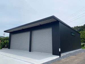 大型倉庫 ― 多用途に対応するシャッター付車庫