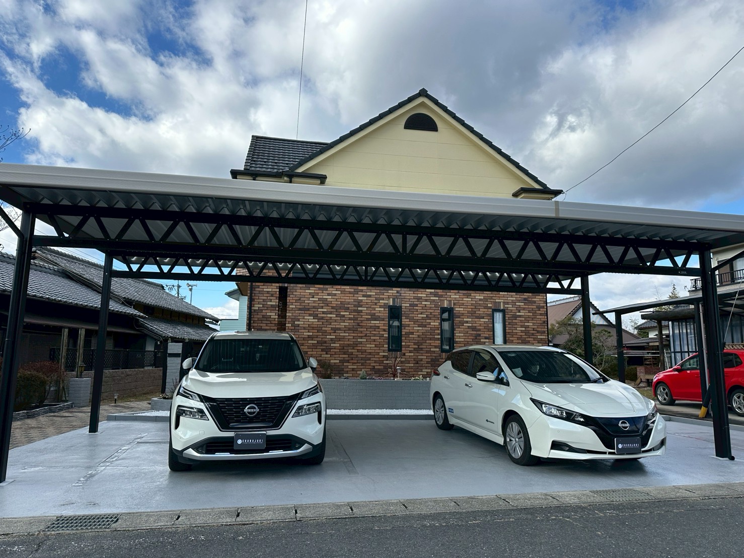3台用ツートンカラーカーポート施工事例