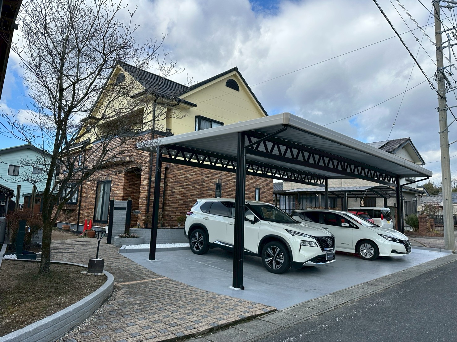 3台用ツートンカラーカーポート施工事例
