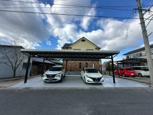 3台用ツートンカラーカーポート施工事例