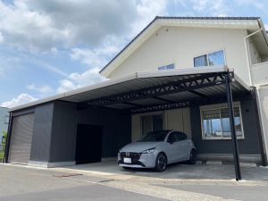 斜めの変形地でも対応可能 / 車庫・倉庫一体型カーポート