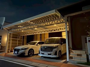 角地を有効活用したホワイトカラー折板カーポート