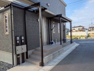 角地の変形地に対応したオーダーメイドカーポートとサイクルポート