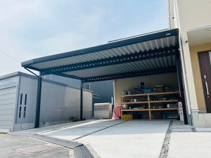 敷地ぴったりサイズのオーダーメイドカーポート（3台用）