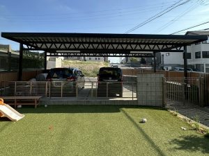 広々3台用トラスカーポートで快適な駐車スペースを実現