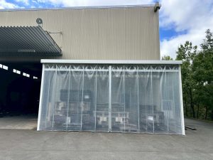 工場資材置き場用カーテン付きストックヤード｜高さ4mの大型空間もすっきり有効活用