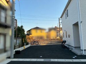 駐車場を最大限に活用した4台用ガレージ