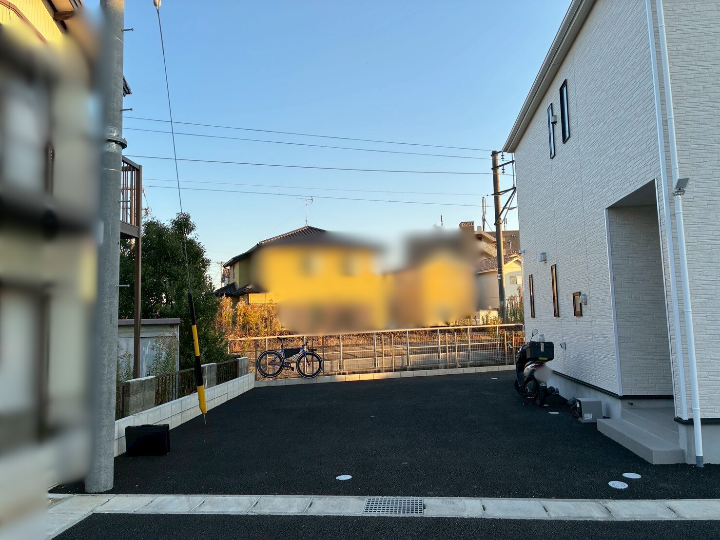 駐車場を最大限に活用した4台用ガレージ