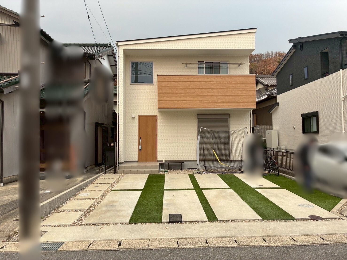 敷地の雰囲気をそのまま活かす2台用ガレージ