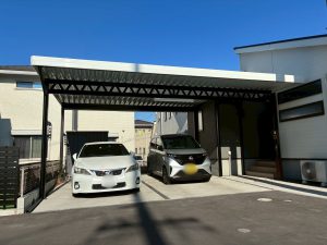 平屋にピッタリ！　二台用カーポート
