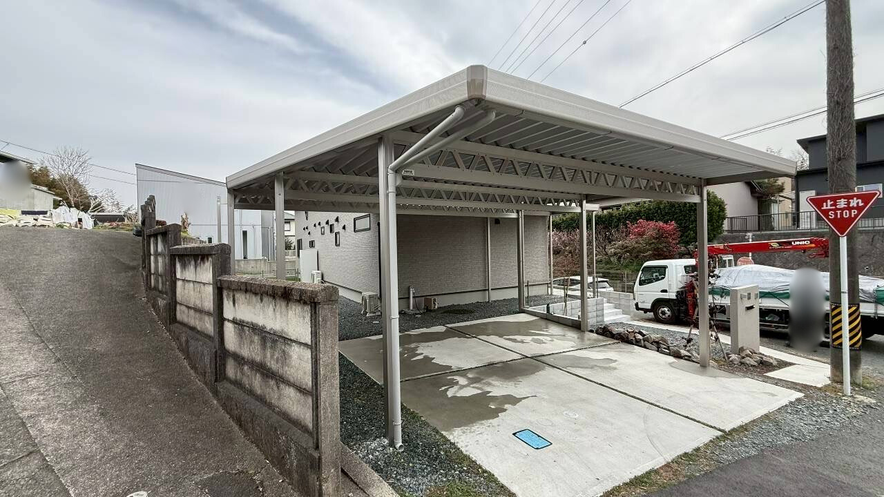 平屋第二弾　4台用カーポート