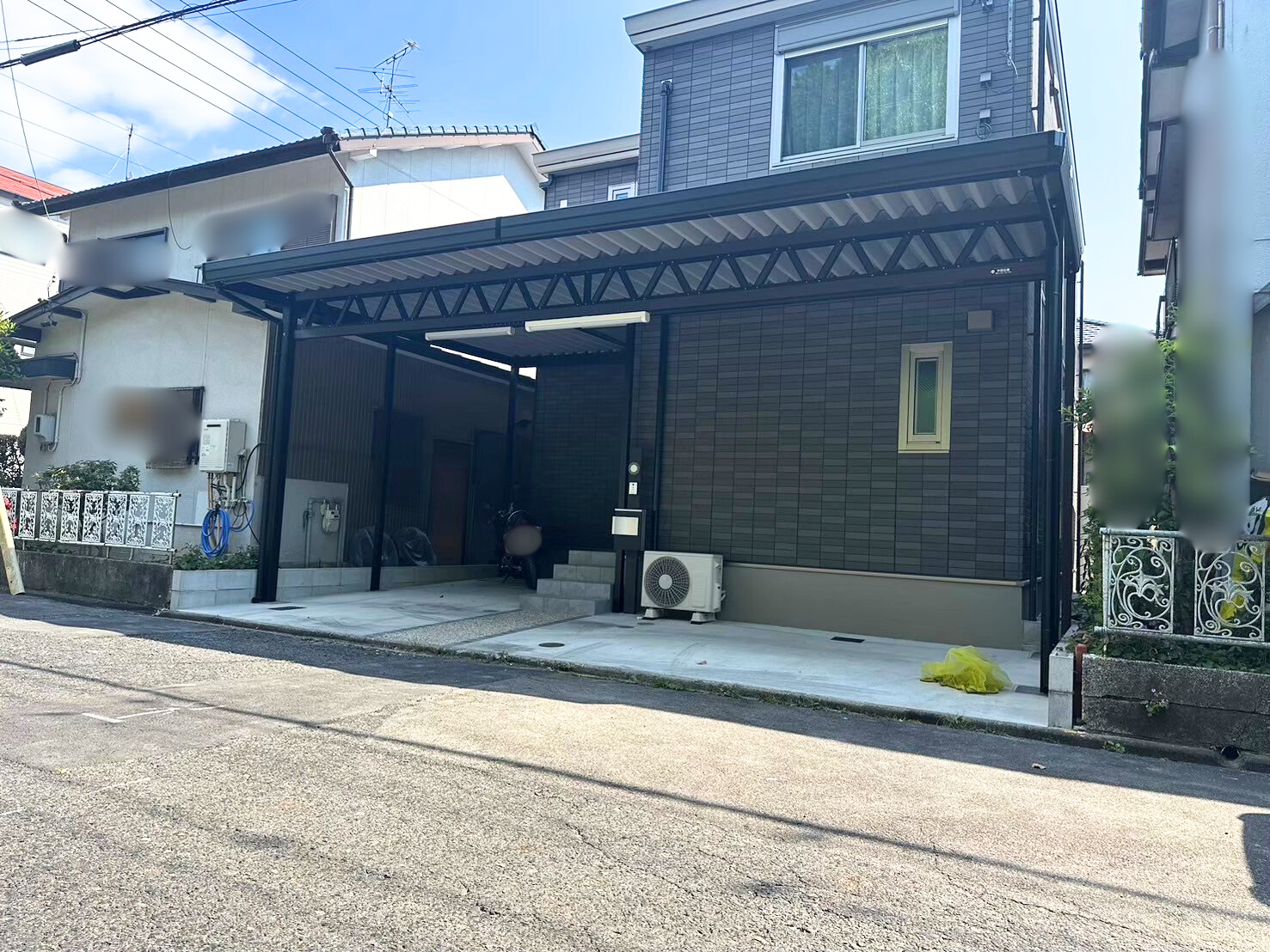 L字型の駐車場にも対応した２台用カーポート