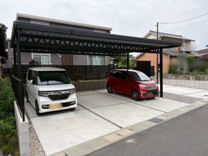 既存のアプローチをそのまま活かす！　３台用カーポート