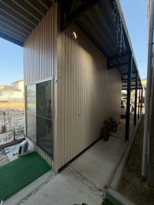 「これ本当にカーポート？！」倉庫付きで暮らしが変わる！縦長敷地を活かした２台用カーポート