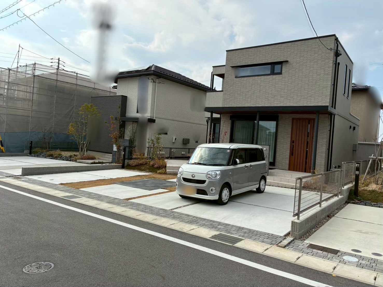 王道なのに圧倒的存在感！敷地を最大限活かした2台用カーポート