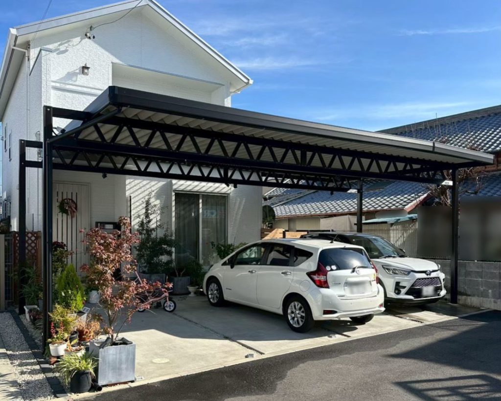 ガーデニングも、愛車も！どちらも妥協しない2台用カーポート