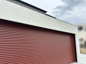 自由設計はカーポートだけじゃない！こだわりの2台用シャッターゲート施工事例