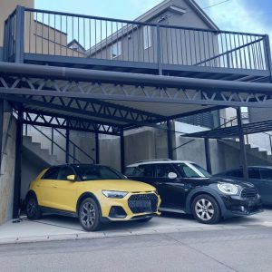 縦格子タイプのバルコニーカーポート