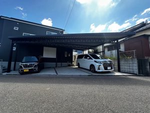 職人技で実現！変形地対応4台用オーダーメイドカーポート施工事例