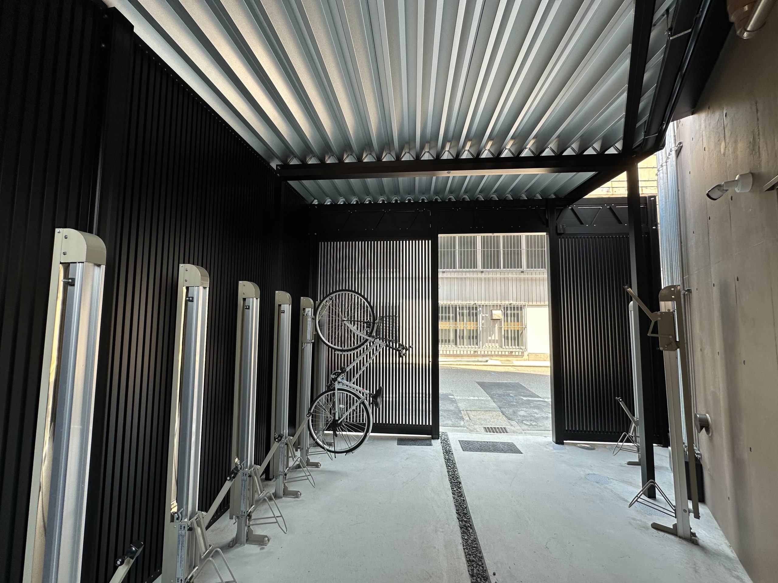 【法人対応】マンション・公共施設向け オーダーメイド駐車場・駐輪場｜防犯・景観にも配慮したカーポート
