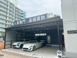 輸入車専門販売店のショールーム兼店舗カーポート｜室内オフィス付きオーダーメイド施工事例