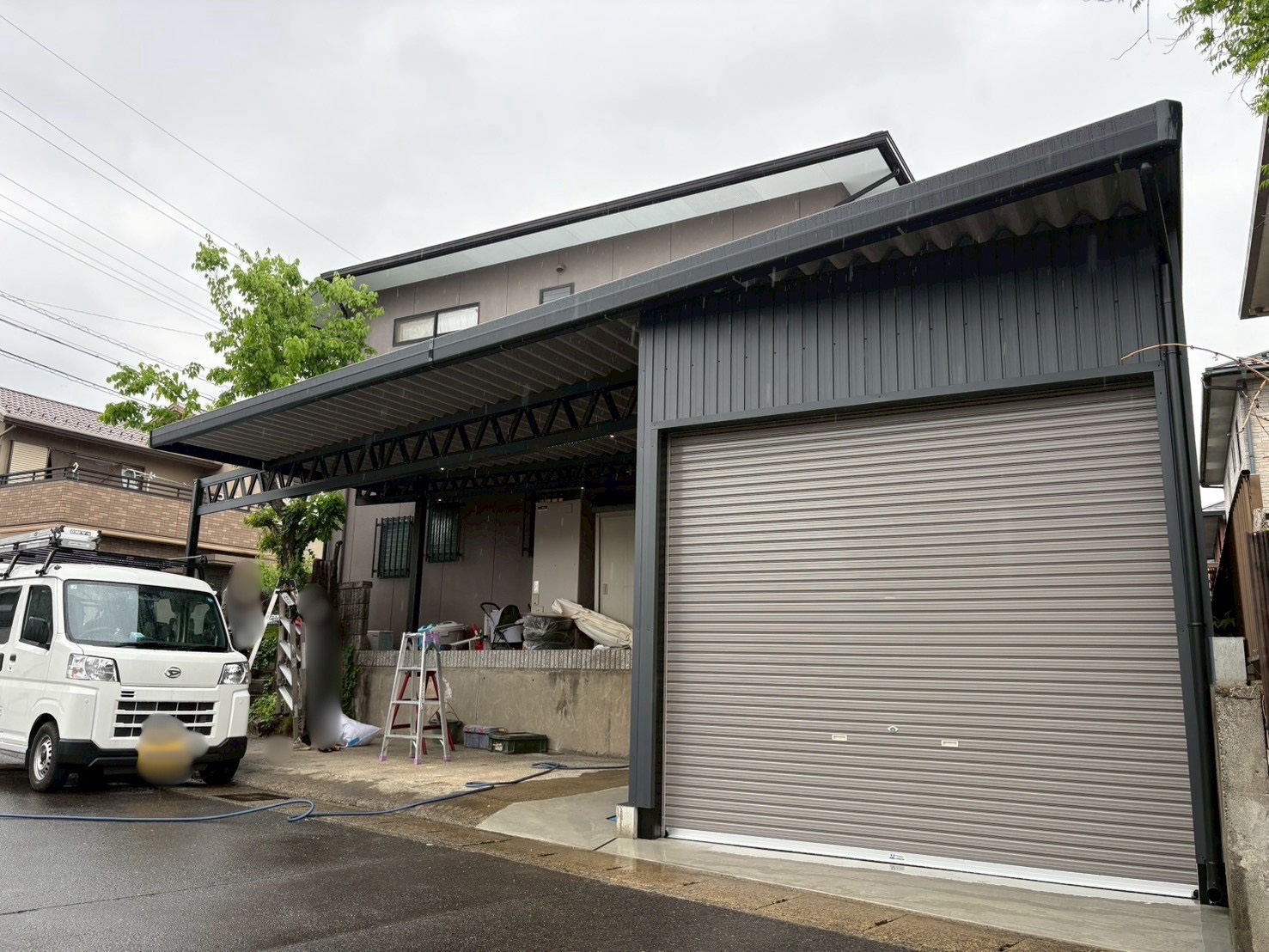 「想像以上の出来栄えを！倉庫付き２台用カーポート」