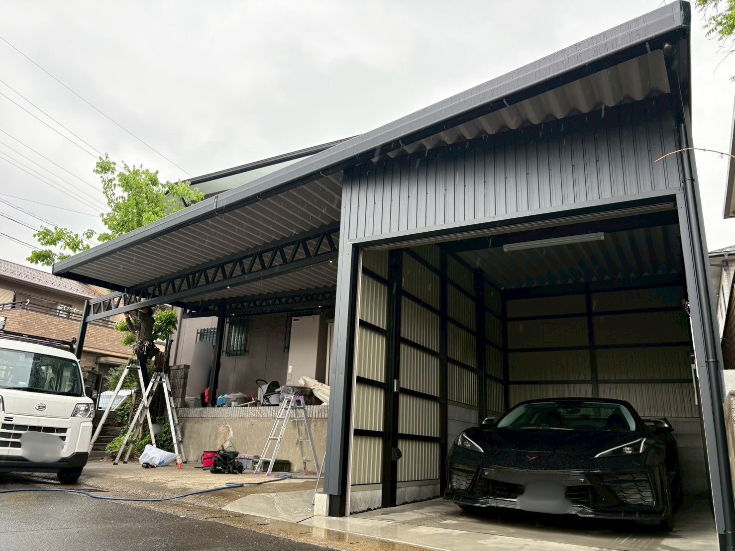 「想像以上の出来栄えを！倉庫付き２台用カーポート」