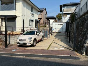 キャンピングカーもこの通り！　3台用カーポート